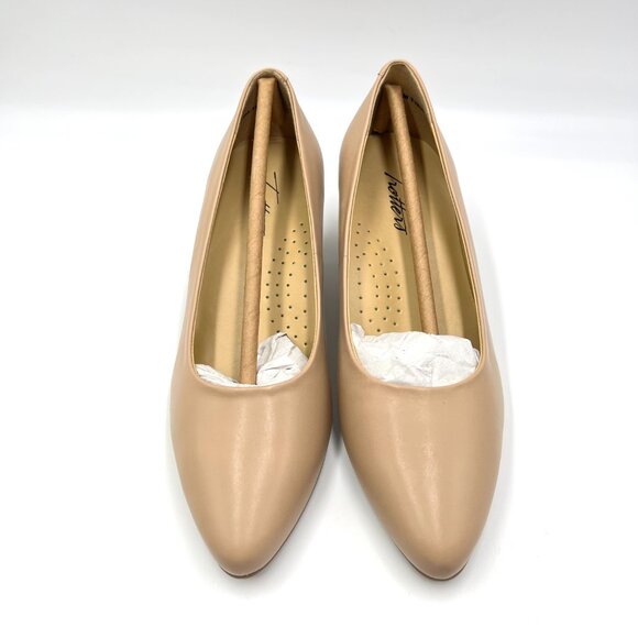 Trotters Womens Size 6.5 Beige‎ Nude Tan Leather Kitten Heels Pumps Shoes - Picture 2 of 14